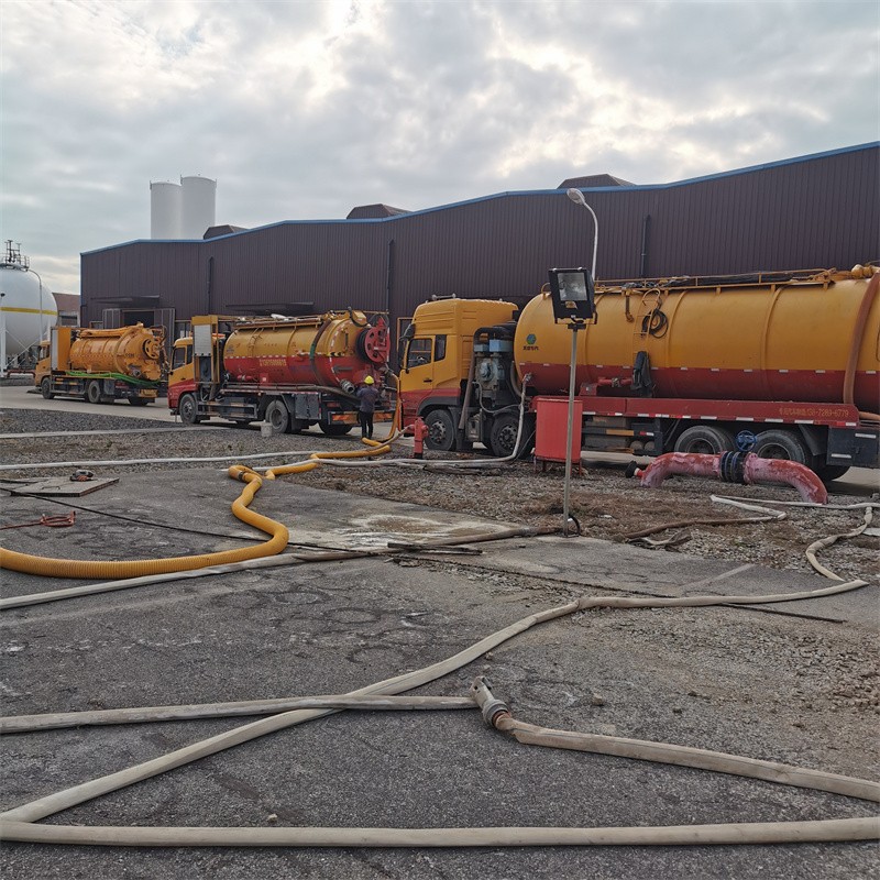 新野污水池清理